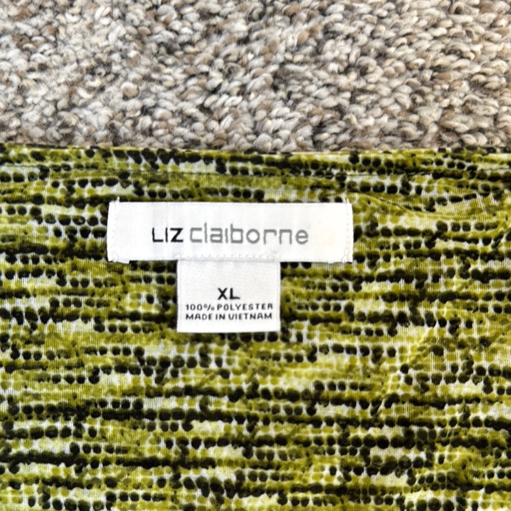 Liz Claiborne Olive Patterned Sleeveless Blouse - Picture 2 of 4